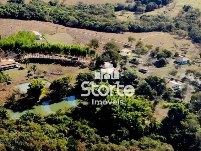 Imagem: A fazenda possui 3 Dormitórios, 1 Suíte, 2 Banheiros,