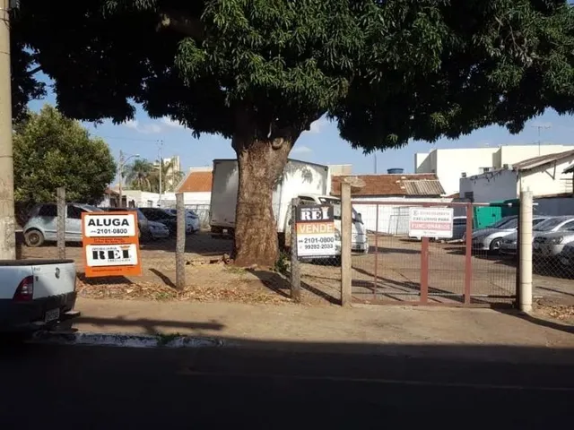 Imagem: O terreno possui 1.000m² de Área e está localizado em