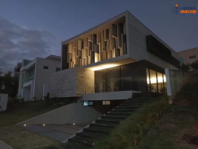 Imagem 4: Casa Duplex para Venda, 4 Suítes, 5 Banheiros, Área Total de 300 m², em Condomínio