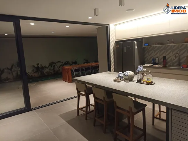 Imagem 7: Casa Duplex para Venda, 4 Suítes, 5 Banheiros, Área Total de 300 m², em Condomínio
