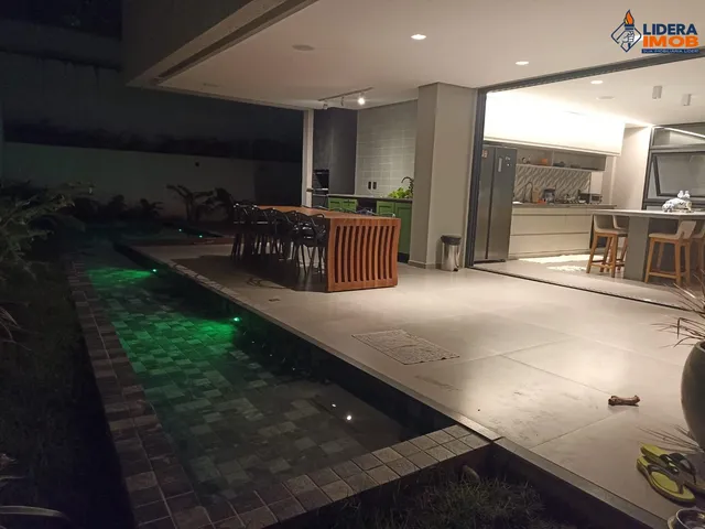 Imagem 9: Casa Duplex para Venda, 4 Suítes, 5 Banheiros, Área Total de 300 m², em Condomínio