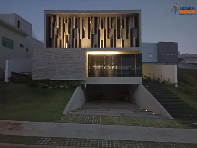 Imagem 10: Casa Duplex para Venda, 4 Suítes, 5 Banheiros, Área Total de 300 m², em Condomínio