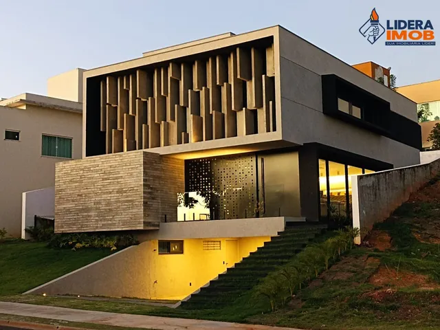 Imagem 12: Casa Duplex para Venda, 4 Suítes, 5 Banheiros, Área Total de 300 m², em Condomínio