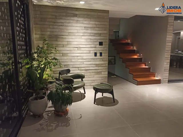 Imagem 15: Casa Duplex para Venda, 4 Suítes, 5 Banheiros, Área Total de 300 m², em Condomínio