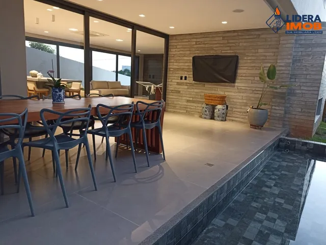 Imagem 16: Casa Duplex para Venda, 4 Suítes, 5 Banheiros, Área Total de 300 m², em Condomínio