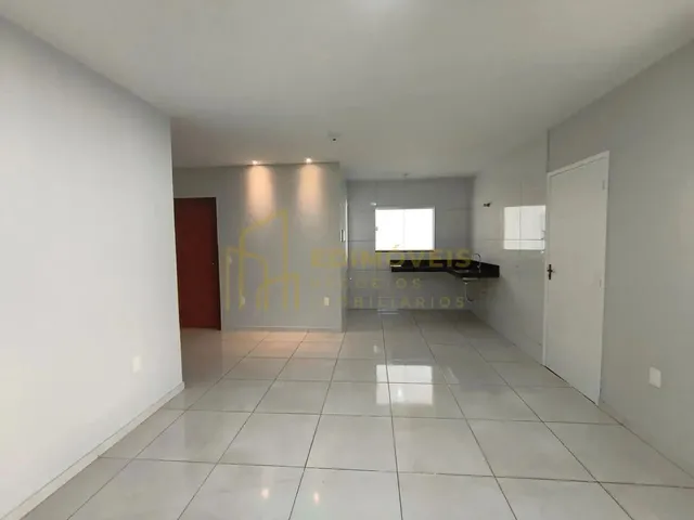 Imagem: Linda Casa com Varanda em Planície da Serra