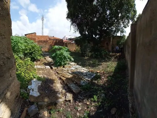 Imagem: O terreno possui 492m² de Área e está localizado em