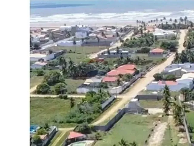 Imagem: O terreno possui 380m² de Área, Imóvel novo e está