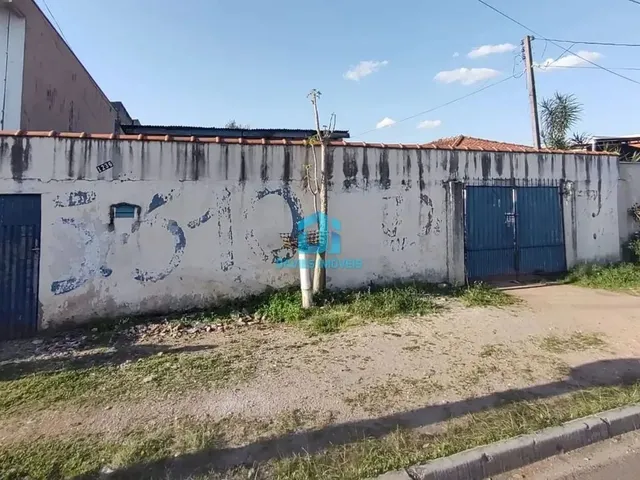 Imagem: Terreno À Venda em Pinhais 2 Casas