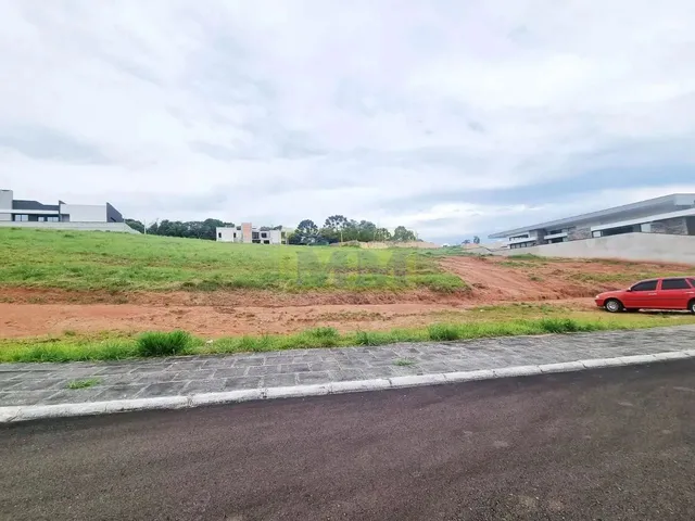 Imagem: Terreno no Condomínio Beverly Hills, em
