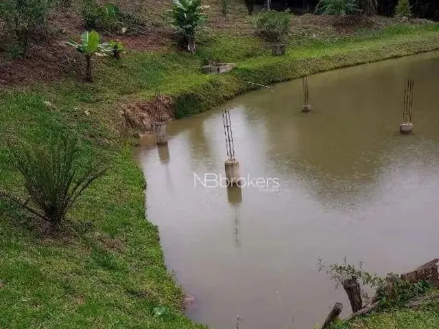 Imagem 9: Chácara com Lago, a Um Passo da Cidade: Conquiste o Seu Espaço no Campo!