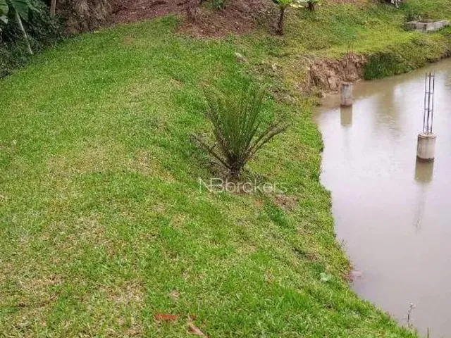 Imagem 7: Chácara com Lago, a Um Passo da Cidade: Conquiste o Seu Espaço no Campo!
