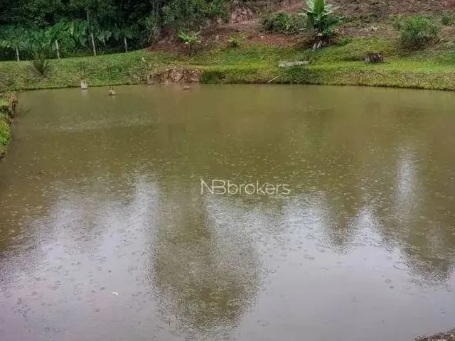 Imagem 11: Chácara com Lago, a Um Passo da Cidade: Conquiste o Seu Espaço no Campo!