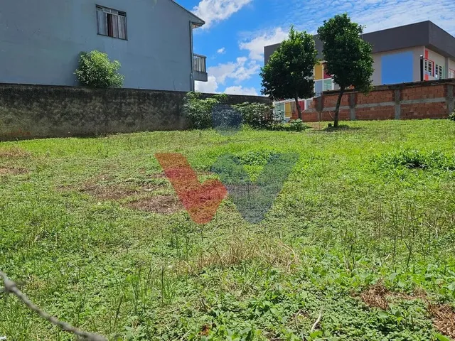 Imagem: Terreno Espaçoso em Localização Privilegiada