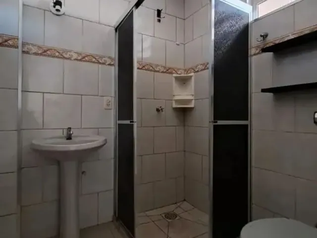 Imagem 8: Apartamento de Dois Dormitorios com Sacada, no Bairro Sarandi
