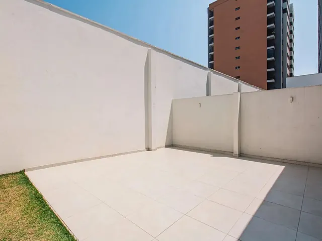 Imagem 2: 2 Quartos com Varanda, Vaga e Perto do Centro para Venda Ou Locação