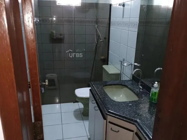 Imagem 9: Casa Residencial e Comercial com 460,33 M², 4 Quartos, Sendo 1 Suíte, Localizada No