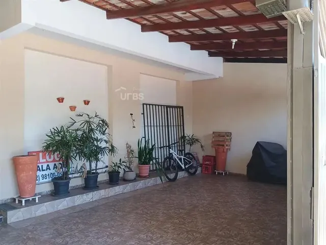 Imagem 7: Casa Residencial e Comercial com 460,33 M², 4 Quartos, Sendo 1 Suíte, Localizada No