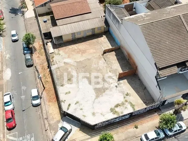 Imagem: Terreno Comercial/Residencial À Venda no