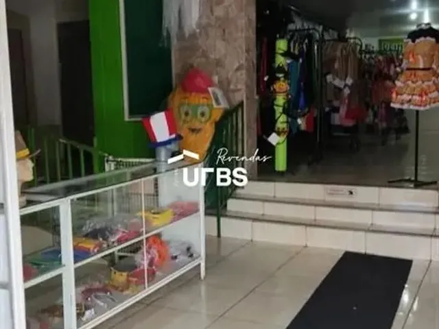 Imagem 2: Comercial - Loja / Salão / Ponto Comercial 5 Quartos, Sendo 2 Suítes