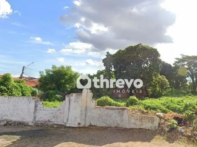 Imagem: Terreno de Esquina À Venda em Teresina