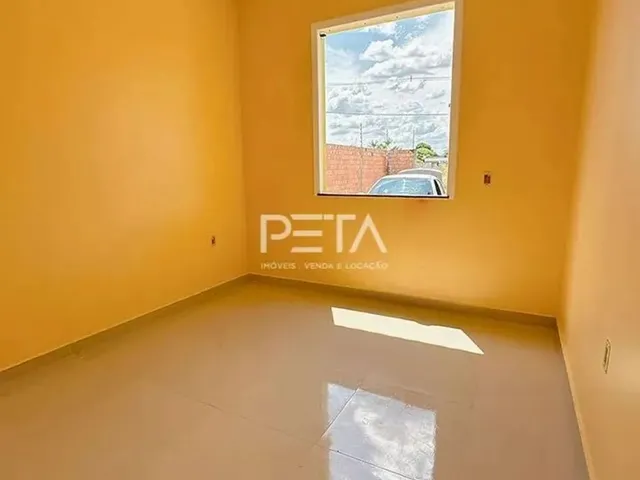 Imagem 2: Casa Moderna com Amplo Terreno no Equatorial