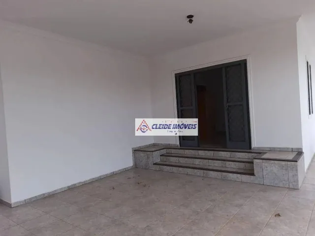 Imagem 13: Casa com 4 Dormitórios À Venda, 237 M² por R$ 600.000,00 - Morada do Ouro - Setor
