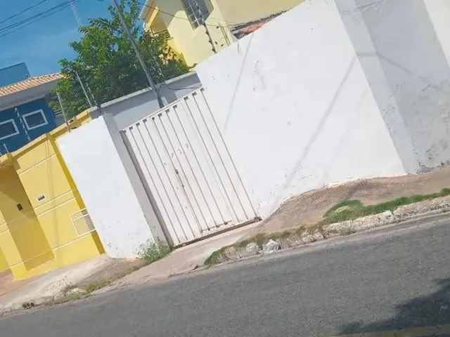 Imagem: Vendo Linda Casa na Lixeira, a Apenas 3