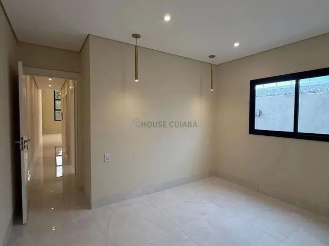 Imagem 7: Casa Térrea de Alto Padrão À Venda em Excelente Localização