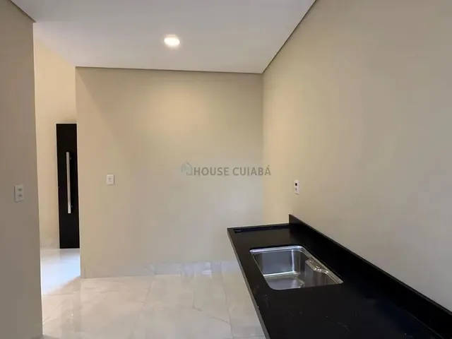 Imagem 4: Casa Térrea de Alto Padrão À Venda em Excelente Localização