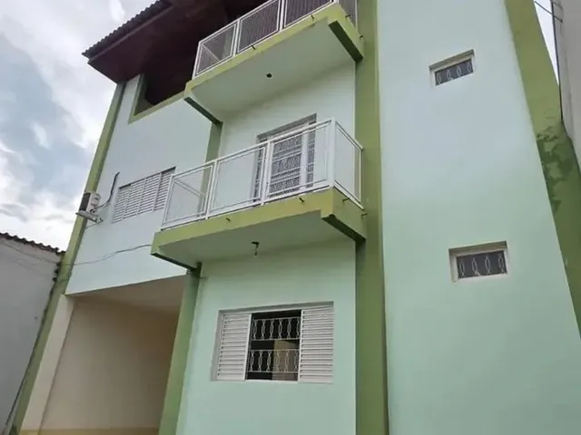 Imagem: Sobrado com Terraço com 3 Suítes Bairro