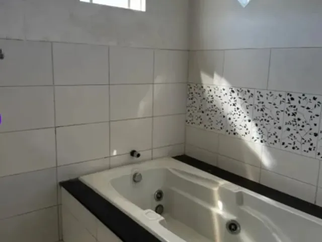 Imagem 5: Vendo Casa - 480M2 - 3Q - 4Bh - Jardim Itália - Placa Solar - Piscina - Rua Sem Saida