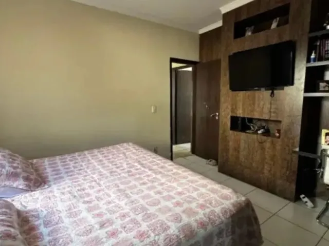 Imagem 16: Vendo Casa - 480M2 - 3Q - 4Bh - Jardim Itália - Placa Solar - Piscina - Rua Sem Saida