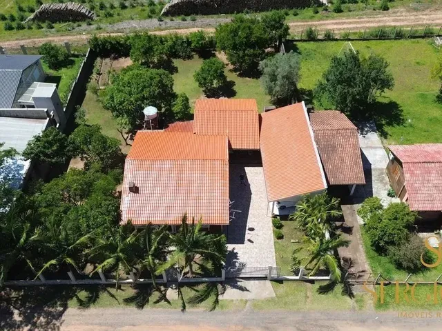 Imagem: Propriedade com 1.180M², Casa Salão