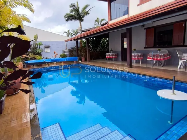 Imagem: 6 Suítes, Estilo Colonial Piscina Aquecida