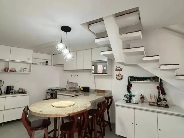 Imagem: A casa possui 2 Dormitórios, 4 Suítes, 3 Banheiros, 1