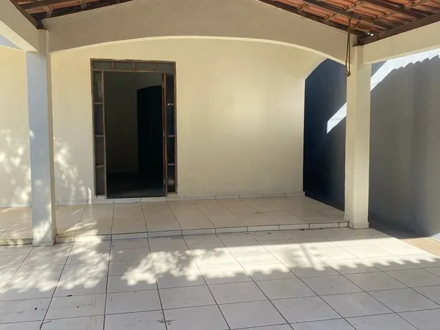 Imagem: Aluga-Se Esta Casa de 4 Quartos no Bairro