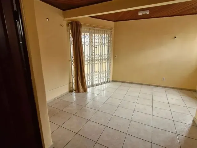 Imagem 5: Casa em Vila para Aluguel com 350 Metros Quadrados com 3 Quartos em Umarizal - Belém - Pa