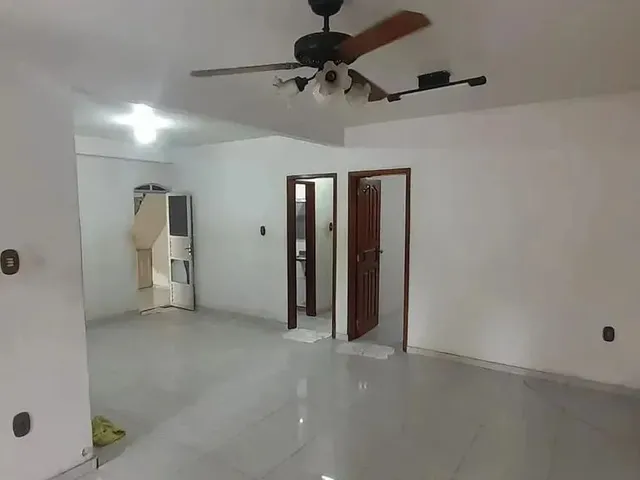 Imagem 2: Alugo Casa Ampla no Conj. Abelardo Conduru de 2 Pav. com 5/4 Sendo 4 Suítes e 2 Vgs de Ga