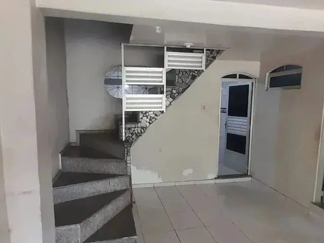 Imagem 13: Alugo Casa Ampla no Conj. Abelardo Conduru de 2 Pav. com 5/4 Sendo 4 Suítes e 2 Vgs de Ga
