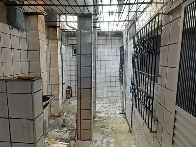 Imagem 16: Alugo Casa Ampla no Conj. Abelardo Conduru de 2 Pav. com 5/4 Sendo 4 Suítes e 2 Vgs de Ga