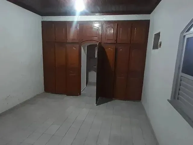 Imagem 15: Alugo Casa Ampla no Conj. Abelardo Conduru de 2 Pav. com 5/4 Sendo 4 Suítes e 2 Vgs de Ga