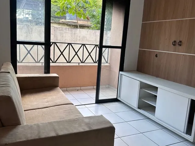Imagem: O apartamento possui 2 Dormitórios, 1 Suíte, 2 Banheiros,