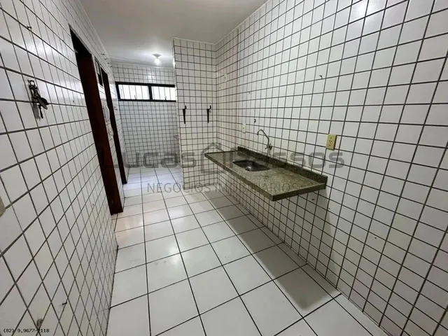 Imagem 7: Apartamento para Venda em Maceió, Barro Duro, 3 Dormitórios, 1 Suíte, 3 Banheiros, 1