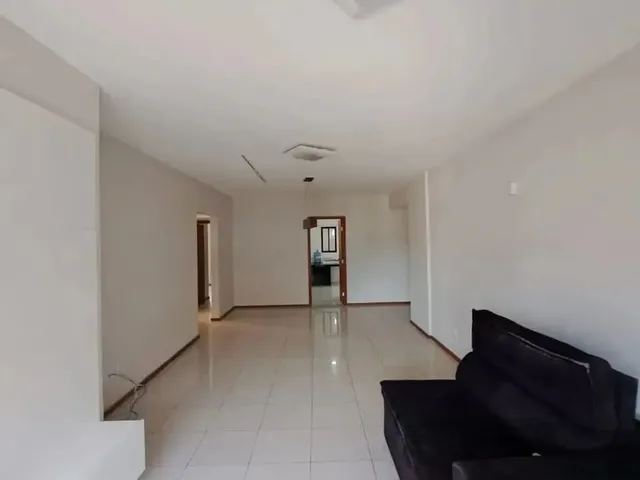 Imagem 7: 03 Suítes com Armários, Lavabo e Varanda, na Ponta Verde