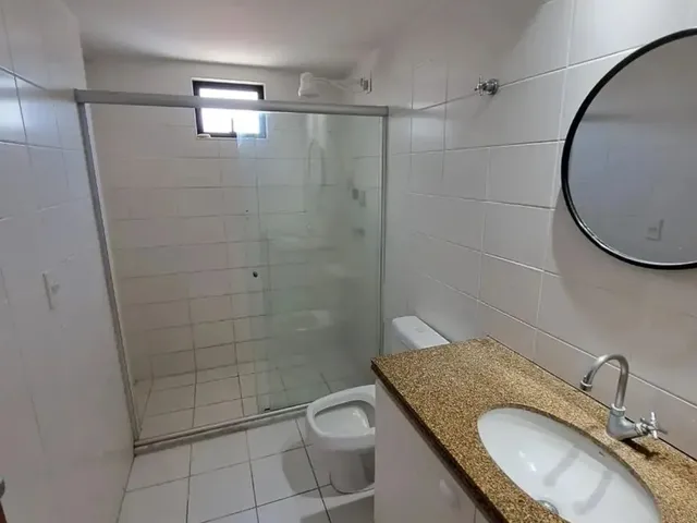 Imagem 3: 03 Suítes com Armários, Lavabo e Varanda, na Ponta Verde