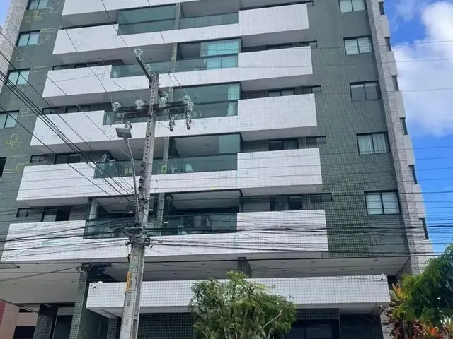 Imagem: O apartamento possui 4 Dormitórios, 1 Suíte, 3 Banheiros,