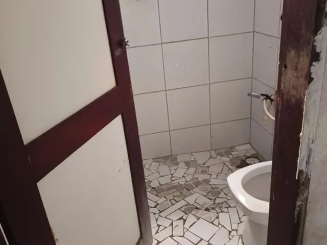 Imagem: A casa possui 2 Dormitórios, 2 Banheiros, 1 Vaga na