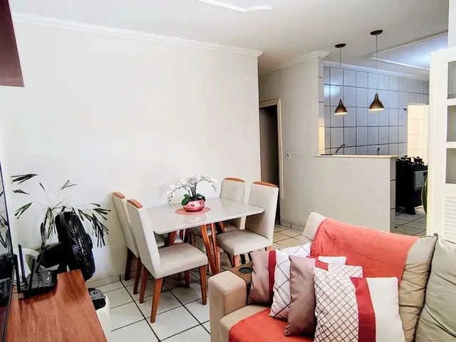 Imagem: A casa possui 3 Dormitórios, 1 Suíte, 2 Banheiros, 2