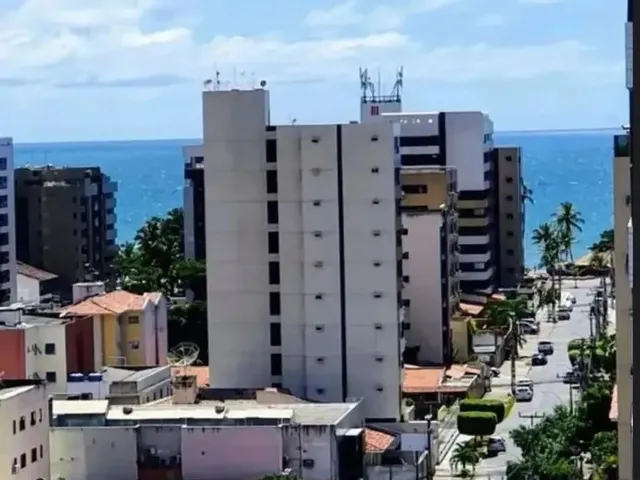 Imagem: O apartamento possui 3 Dormitórios, 1 Suíte, 2 Banheiros,